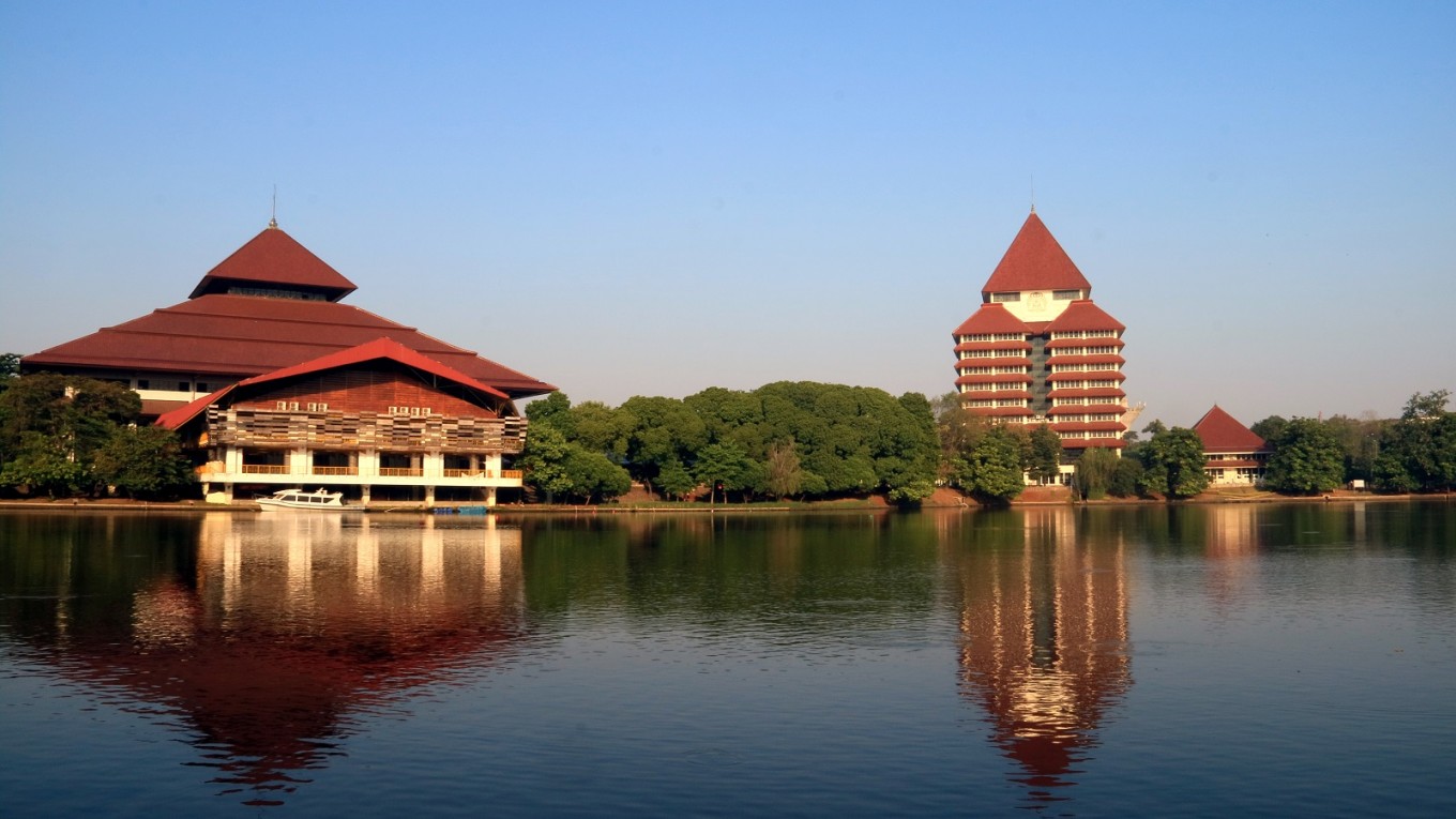 Background Gedung UI dan Karakter